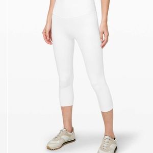 Lululemon Align crop 21” white size 4